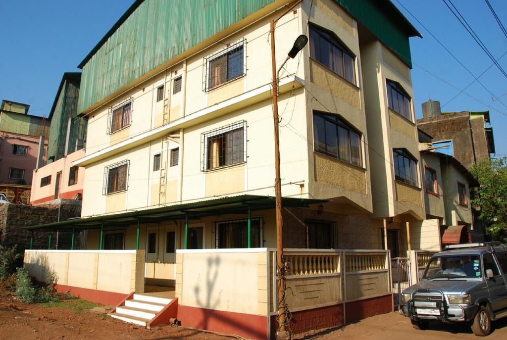 Hotel Shanti Palace Mahabaleshwar Exterior photo